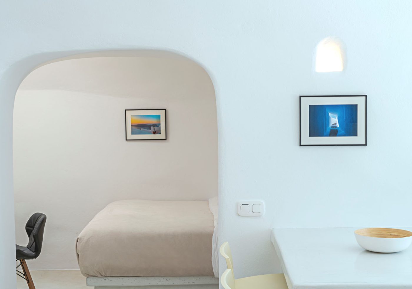 crown of fira santorini cave house living room 3