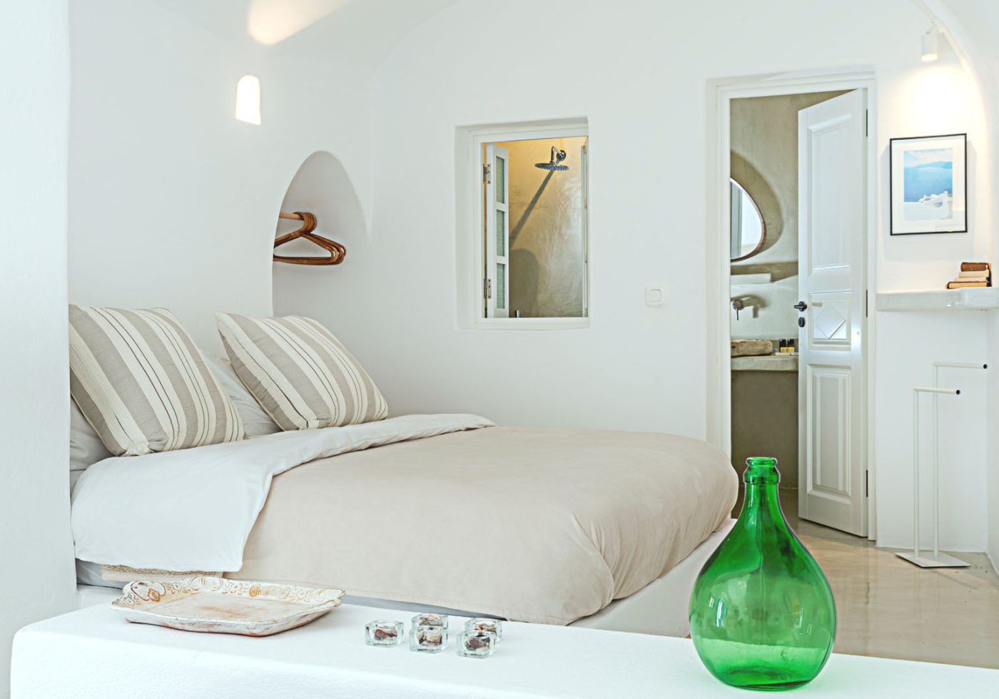 crown of fira santorini cave house master bedroom 1