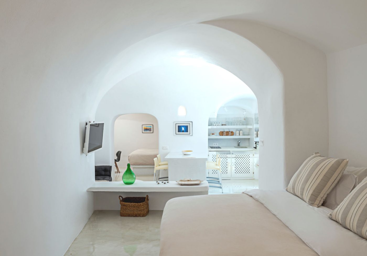 crown of fira santorini cave house master bedroom 2